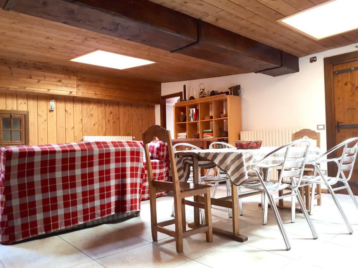 Chez Soi Taverna Alloggio A Courmayeur Apartment ภายนอก รูปภาพ