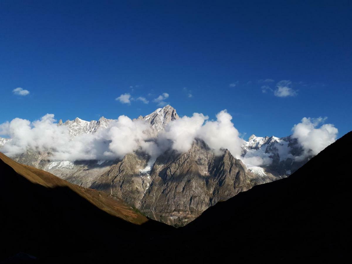 Chez Soi Taverna Alloggio A Courmayeur Apartment ภายนอก รูปภาพ