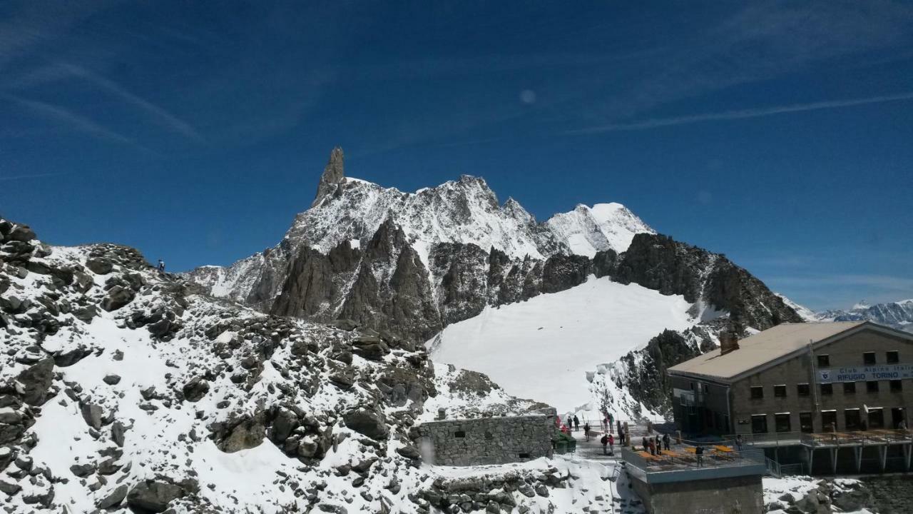 Chez Soi Taverna Alloggio A Courmayeur Apartment ภายนอก รูปภาพ